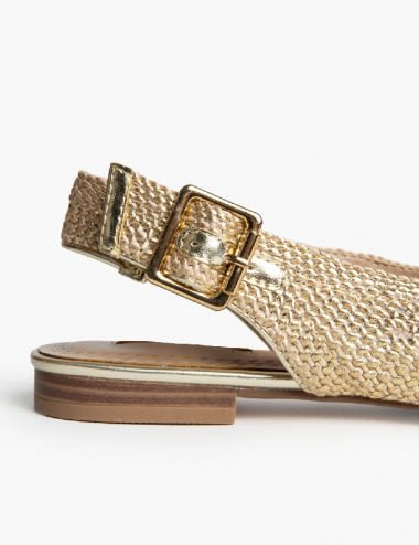 Zapato dorado destalonado