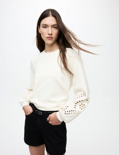 Visandy sudadera crema bordada